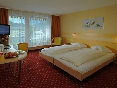 Hop & Hotel