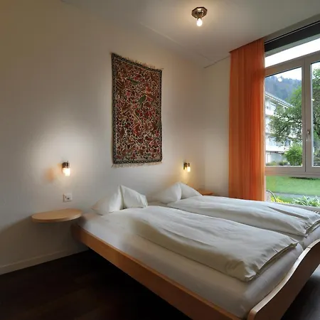Hotel Hop &