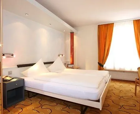 Hotel Hop &
