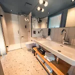 Hotel Hop &