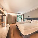 Hotel Hop & 4*