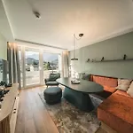 Hotel Hop & 4*