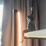 Hotel Hop &
