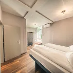 Hotel Hop & 4*