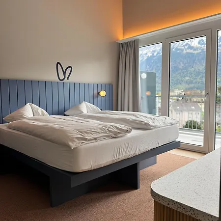 Hotel Hop & 4*
