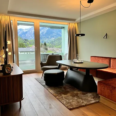 Hotel Hop & 4*