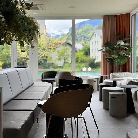 Hop & Hotel 4*
