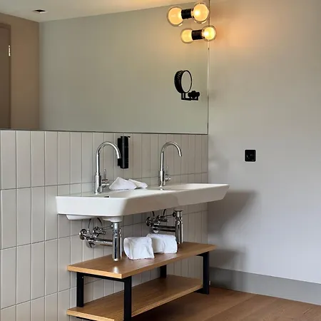 Hotel Hop & 4*