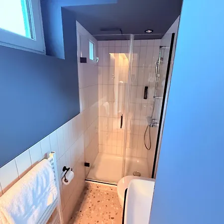 Hotel Hop & 4*