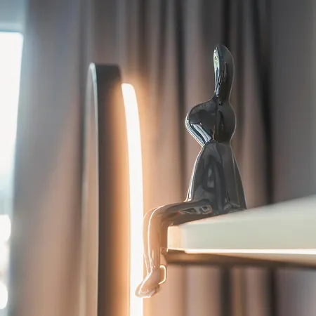 Hotel Hop &