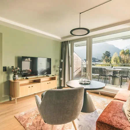 Hotel Hop & 4*