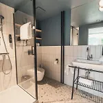 Hotel Hop & 4*